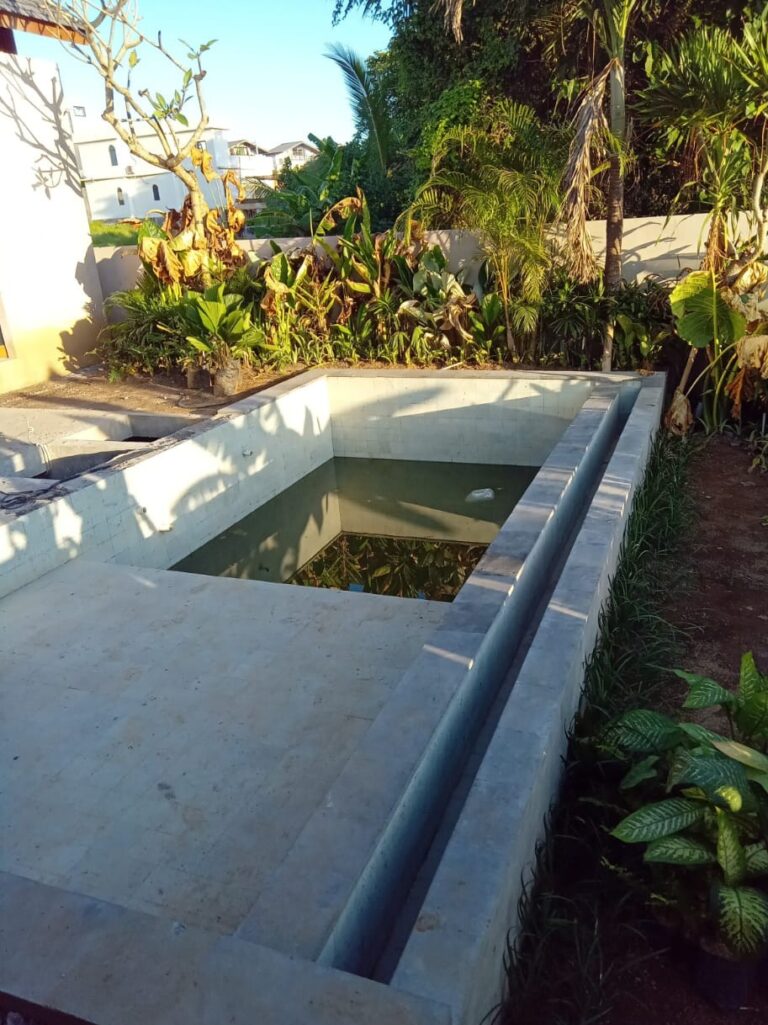 Sudut pandang lain dari Kolam Renang
