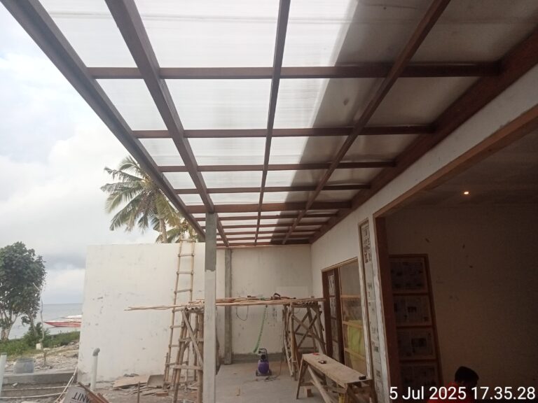 atap kayu nyaman vila